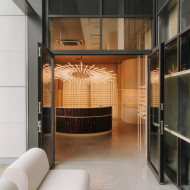 Salon optyczny AUGA we Wrocławiu jak wnętrze oka