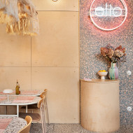 pizzeria olio poznań, wnętrze w pudrowym różu