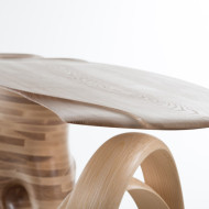 drewniany stół