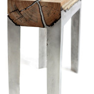 Hilla Shamia, Wood Casting, meble z drewna i aluminium, meble z palonego drewna